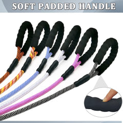 MayPaw leash with metal hook for secure attachment during outdoor walks.