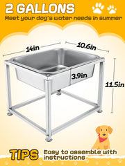 MEWTOGO dishwasher-safe outdoor water bowl for easy cleaning after adventures.