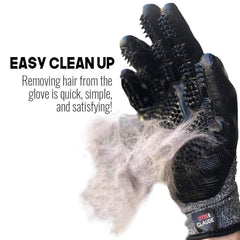 Otis & Claude glove suitable for baths and soothing massages.