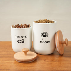 Large OTTENON container with 8-cup capacity for handy dry food storage.