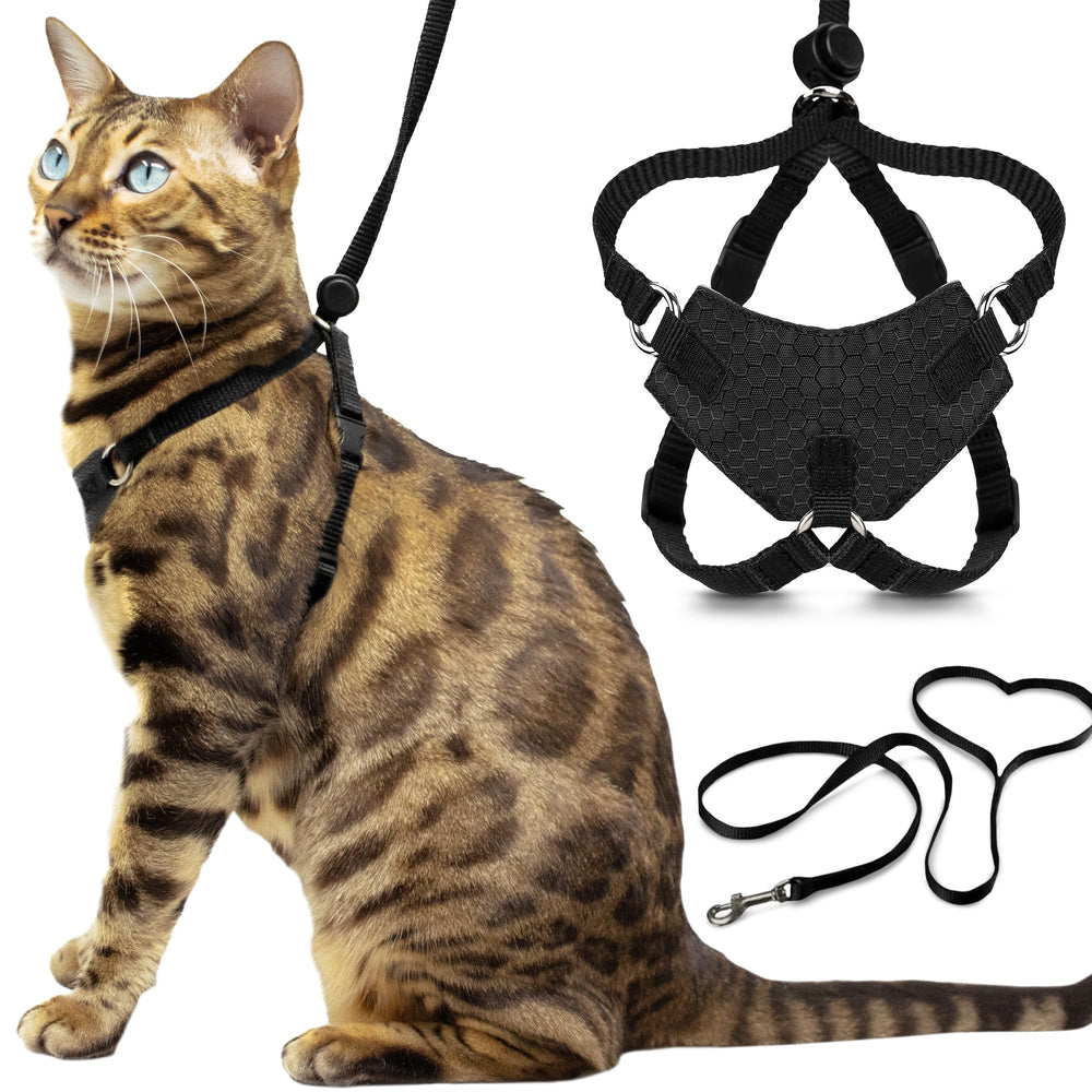 OutdoorBengal Houdini harness close-up showing escape-proof feature