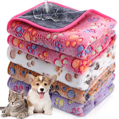 Panelee Hestya paw-pattern blanket white for cozy naps and easy cleaning