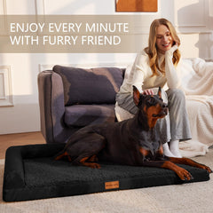 Patas Lague cozy sleep surface with cotton fleece and waterproof layer for secure rest.