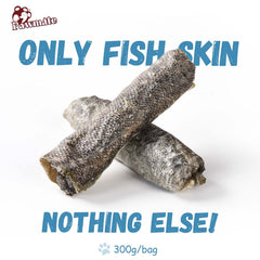 Close-up of Pawmate cod skin roll showing chewy texture for training