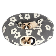 Pesen Cat Tunnel Bed inner circle offers a cozy den for restful moments.