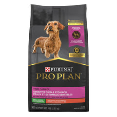 Purina Pro Plan no corn, wheat, or soy logo highlights clean ingredients