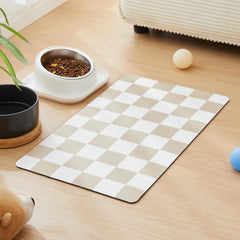 Ralxion checkered dog feeding mat absorbs spills and keeps floors dry.