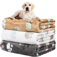 Rezutan dog blanket in grey offers plush softness for large dogs.