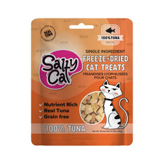 Salty Cat cats enjoying freeze-dried tuna treats during playtime.