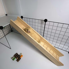 Shuoxpy wooden ladder ramp close-up shows safe non-toxic materials for pets.