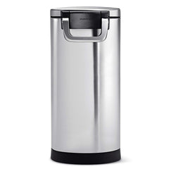 magnetic lid-mounted scoop stored under lid for quick feeding