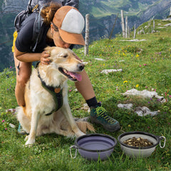 SLSON 2-pack with carabiners enables secure outdoor use.