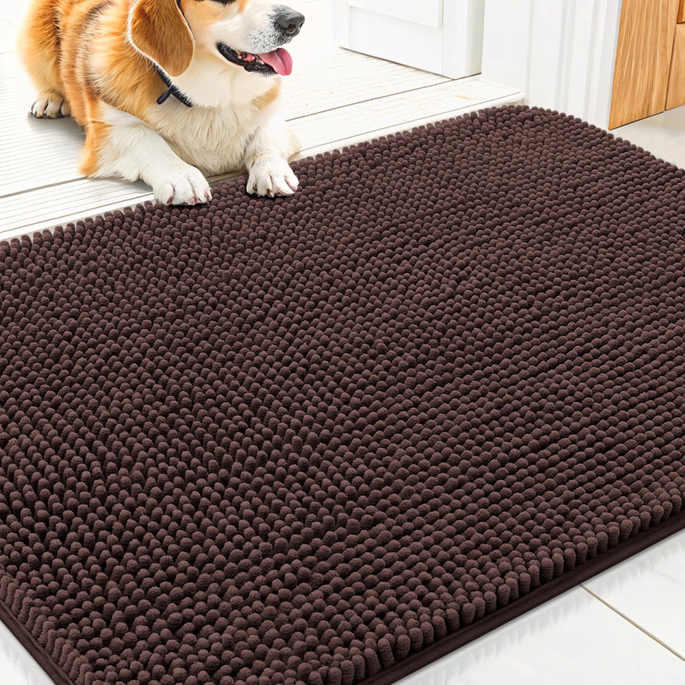 Smiry dog door mat front view with muddy paws, absorbs moisture efficiently