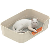 Suhaco Low Entry Litter Box entrance enables easy access for seniors and kittens.