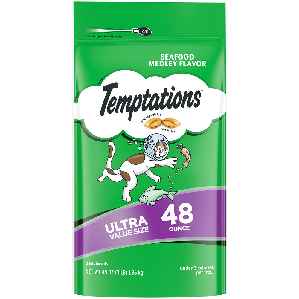 Temptations Seafood Medley: close-up of crunchy exterior and soft center for cats.