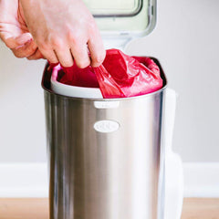 Leakproof Ubbi bags prevent spills and keep litter area clean