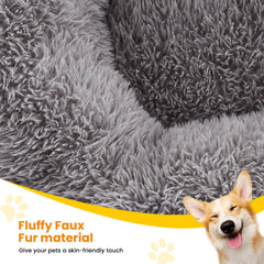 URGVANZ PET round fluffy pillow bed creates a warm, nest-like resting spot.