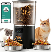 Vacqueen automatic cat feeder with three-bowl setup for multi-pet homes.