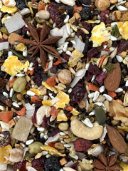 Versele-Laga Goldenfeast Central American Blend serving dish, supports foraging and dietary variety.