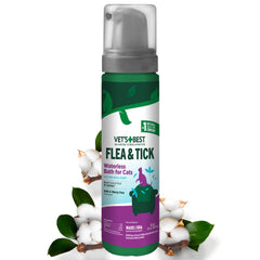 Vet's Best natural waterless bath bottle with foam for quick grooming.