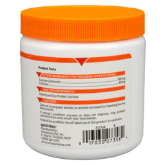 Vetoquinol Epakitin scoop demonstrates precise dosing for consistent use.