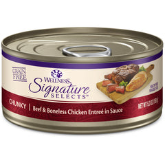 Wellness CORE Signature Selects chunky-beef-chicken in sauce supports daily hydration for cats.