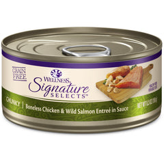 Wellness CORE Signature Selects chunky chicken and salmon can close-up, protein-rich and grain-free.