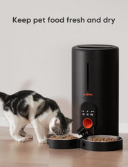 WOPET desiccant bag prevents moisture, helping kibble stay dry during storage.