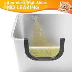 Yangbaga box with U-shaped entry aids kittens and arthritic cats.