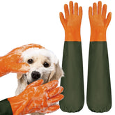 YOFANG pet grooming gloves show full-arm protection during bath time.