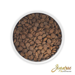 Zignature Select Cuts oats and millet grains sit alongside kibble for balanced nutrition.