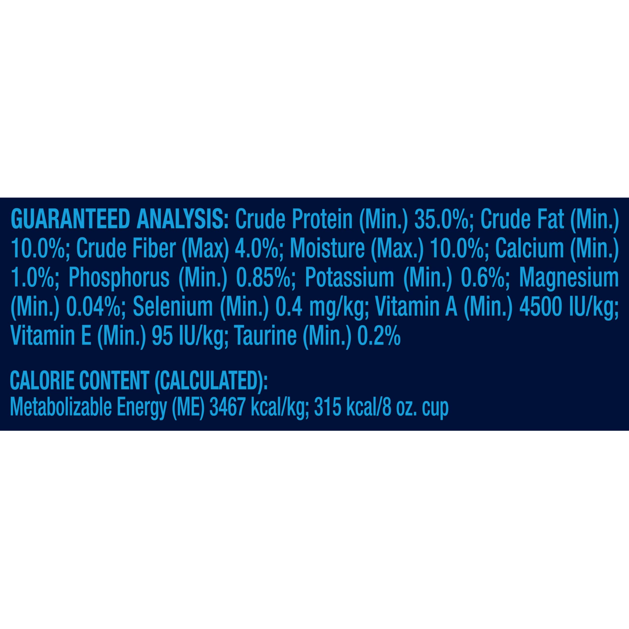 9Lives Plus dental-kibble close-up highlighting crunchy texture and dental care