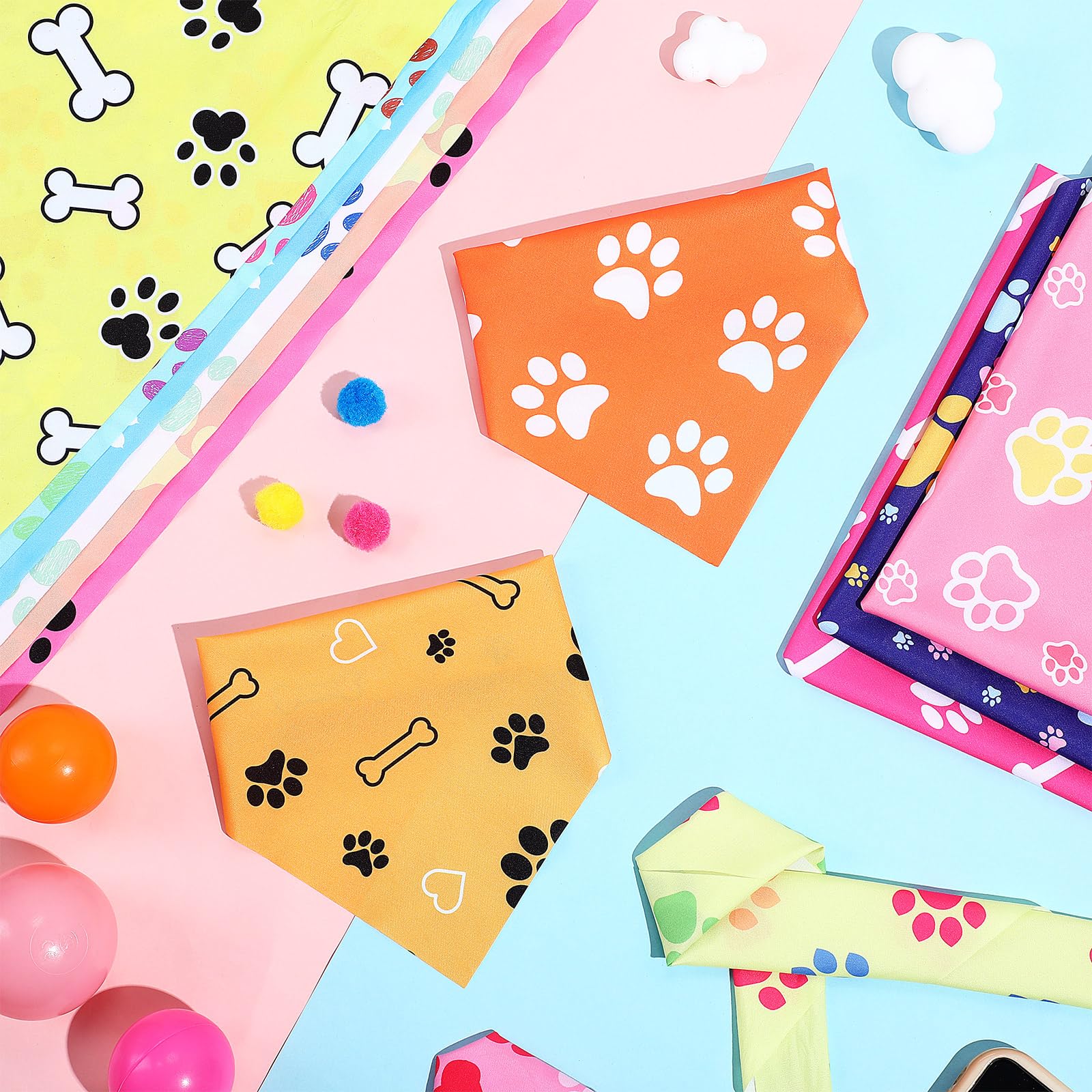 Abbylike 65 by 45 cm bandanas fit many dogs and are easy to fold