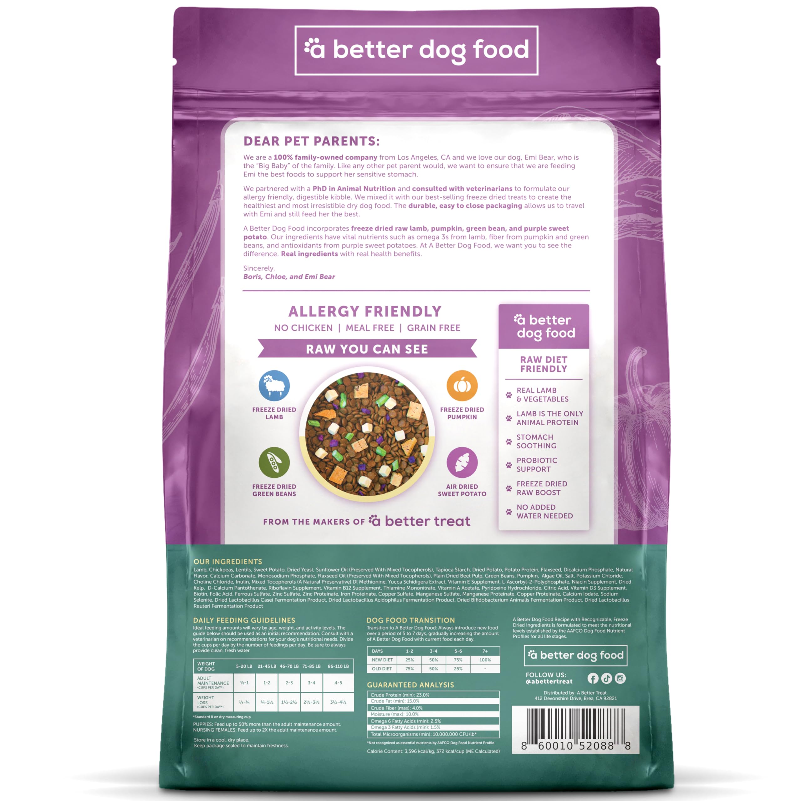 Kibble mixed with freeze-dried raw pieces for balanced nutrition and aroma.