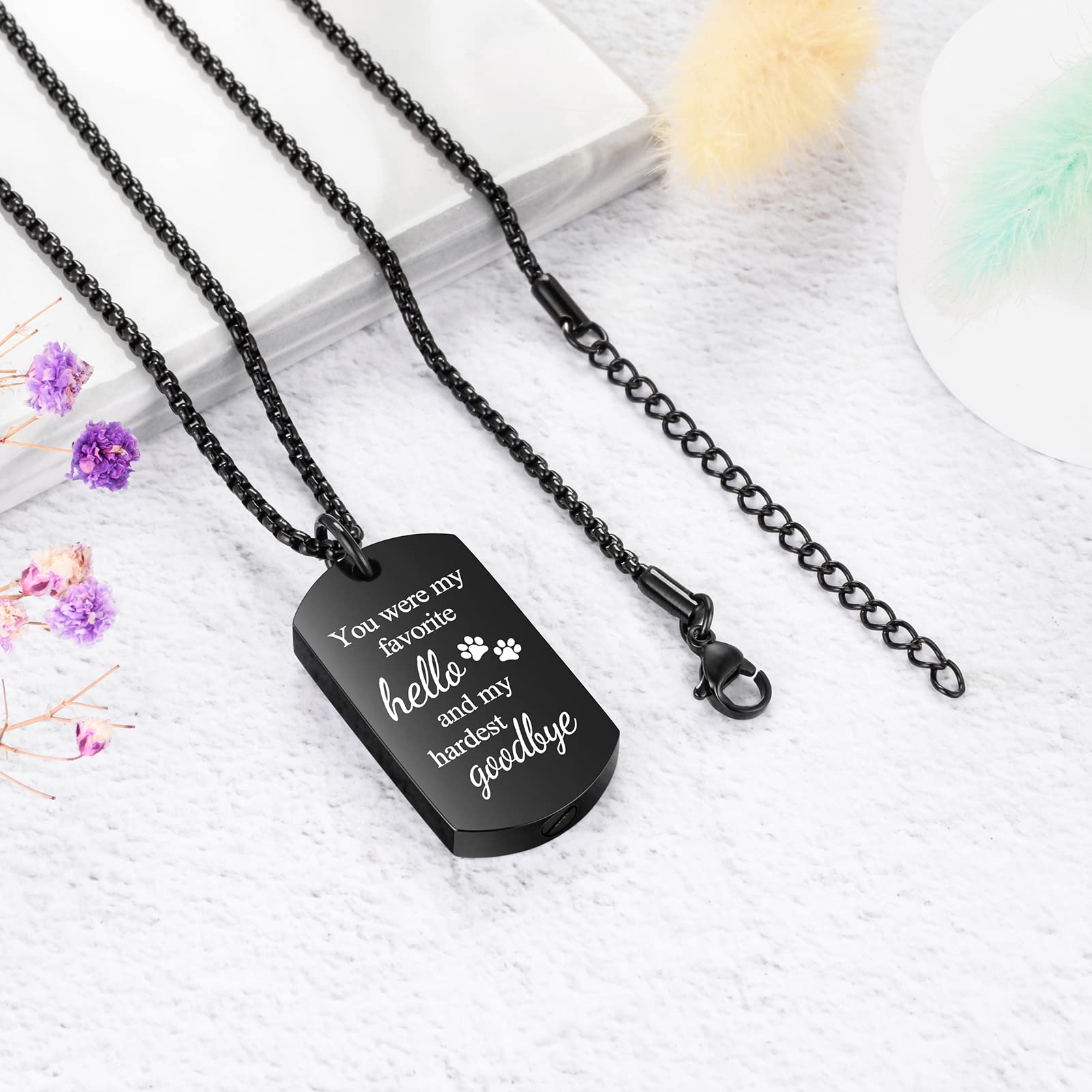 ABOOXIU non-engraving urn pendant with pawprint design for subtle memorial.