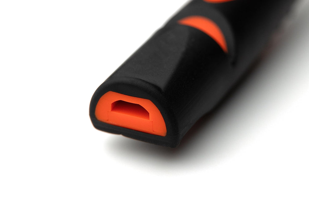 ACME Alpha 211.5 ergonomic grip enhances comfort during use.