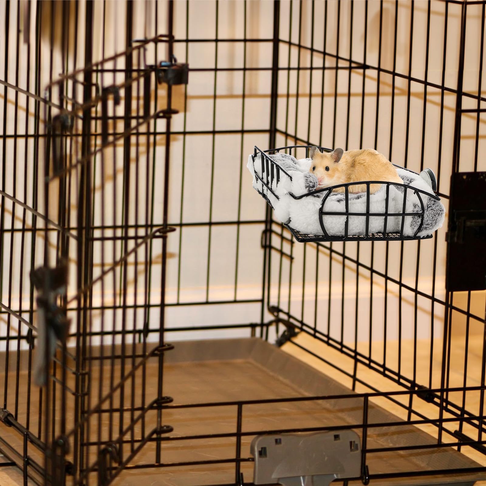 Acshio compact, lightweight platform ideal for small pet habitats.
