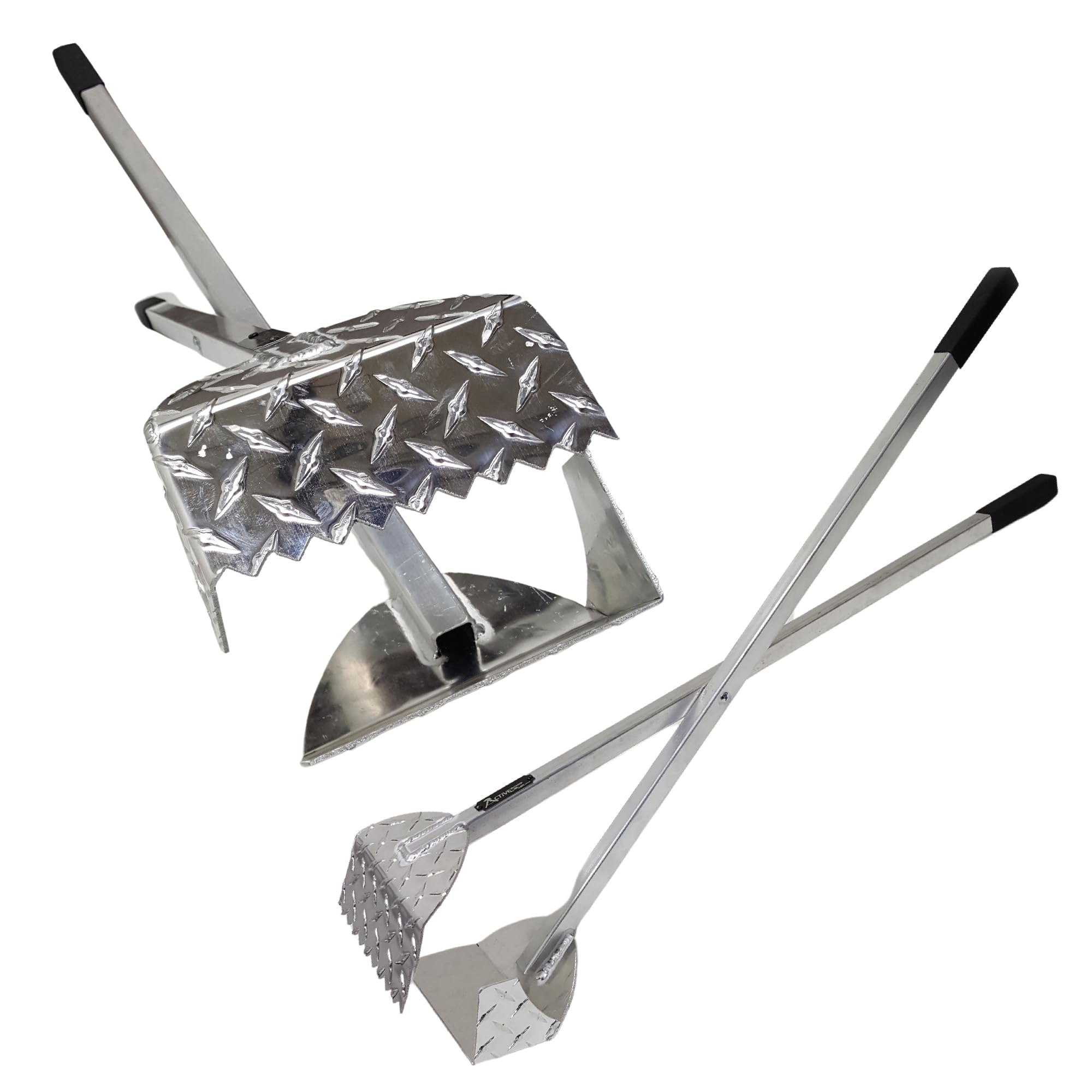 ActiveDogs heavy duty pooper scooper with teeth close-up for quick grass cleanup