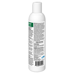 Advantage Dog Shampoo pour demonstrates even distribution for full-body coverage.