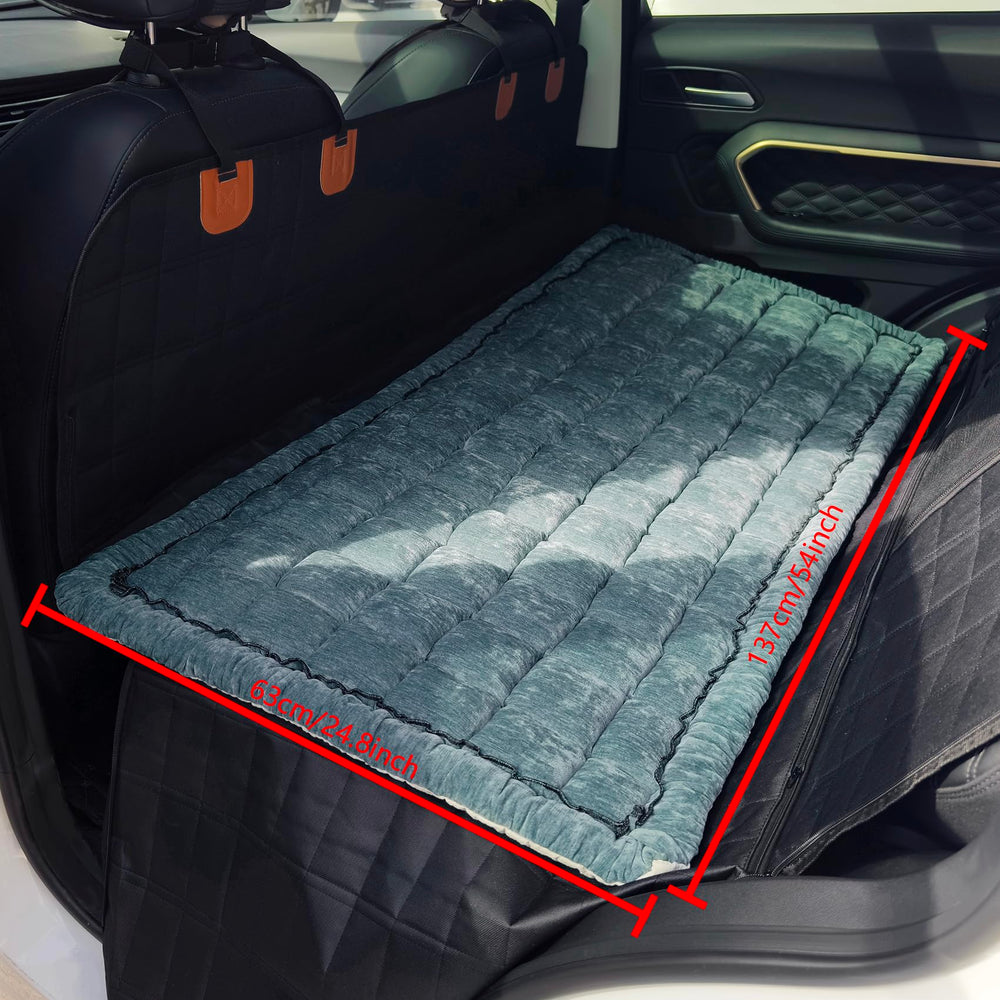 AEEISHOMEREFORM non-slip pet mat prevents shifting for calmer rides.