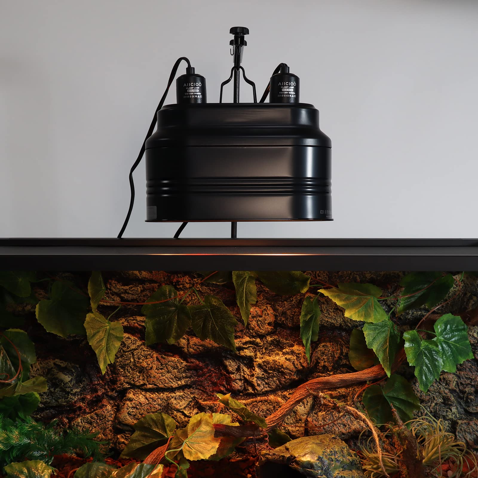 Aiicioo versatile reptile tank light suitable for turtle, tortoise, hermit crab habitats.