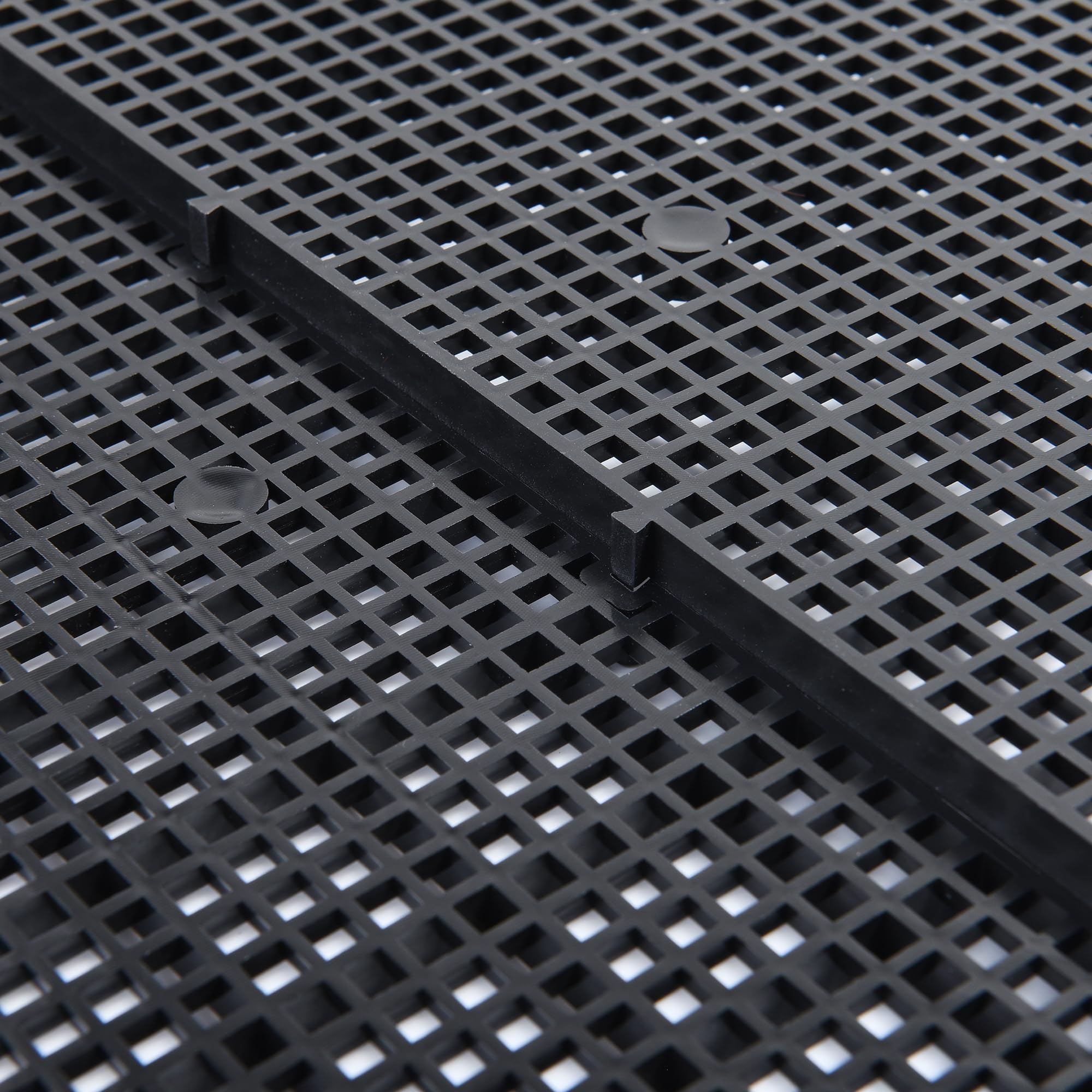 ALEGI breeding box supports hatching and plant propagation in tanks
