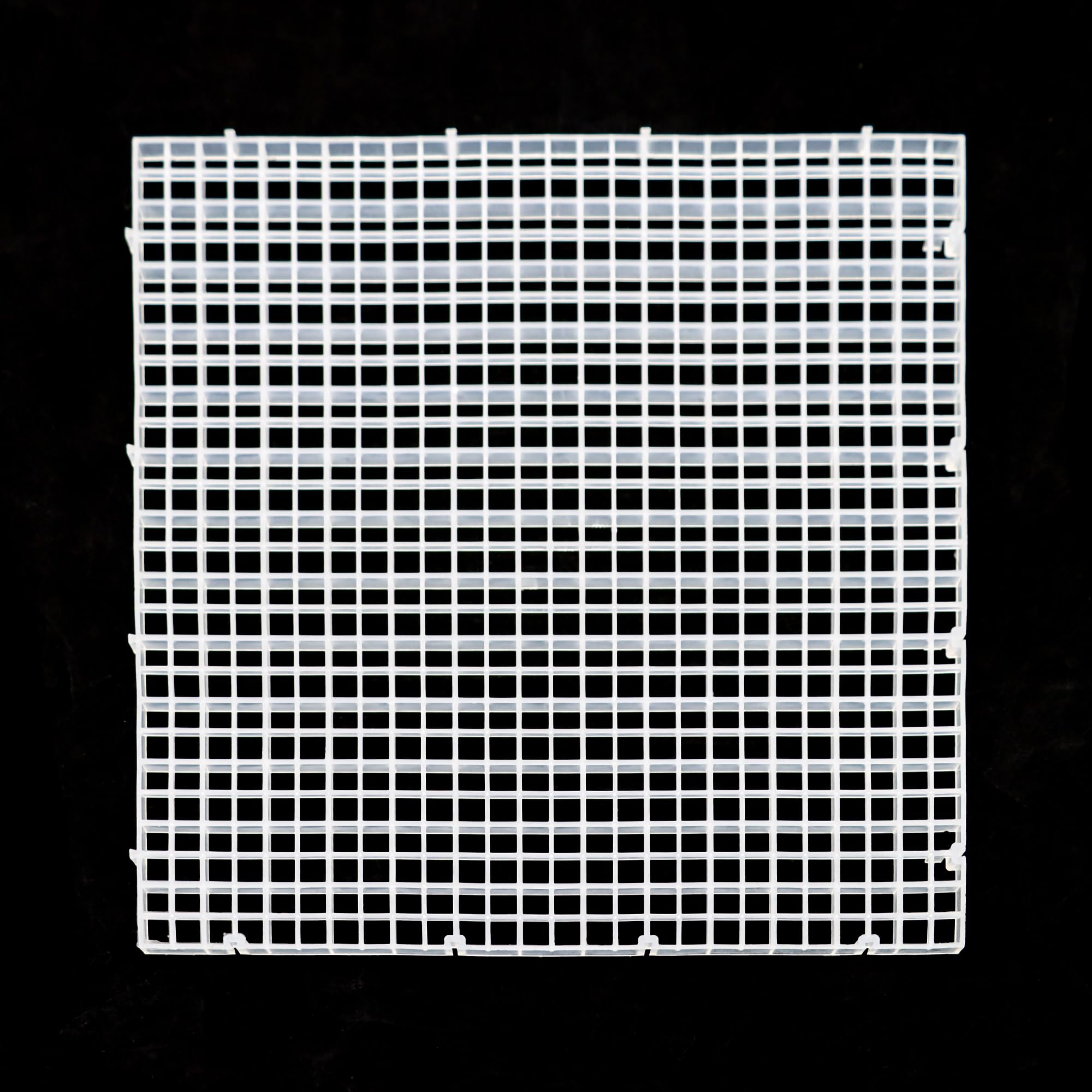 ALEGI grid divider close-up 039-inch grid emphasizes precise spacing.