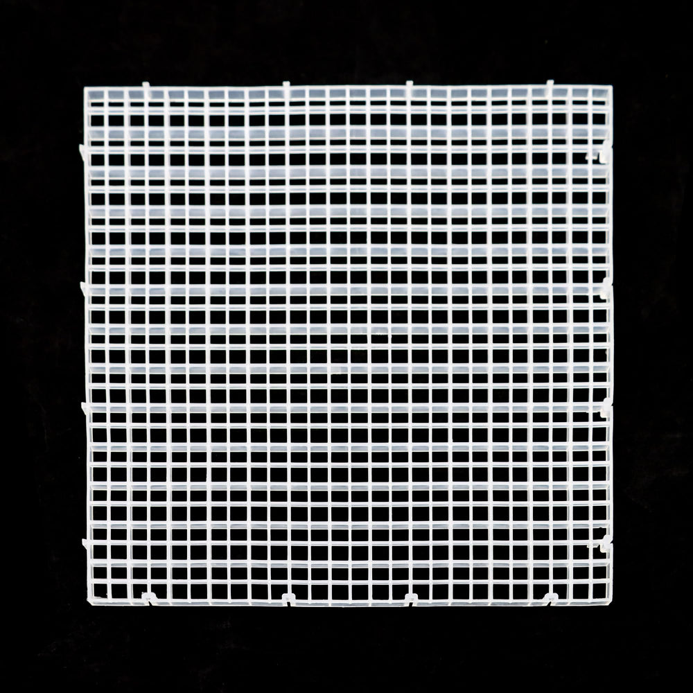 ALEGI grid divider close-up 039-inch grid emphasizes precise spacing.