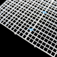 ALEGI grid divider in tank assembled demonstrates easy modular setup.