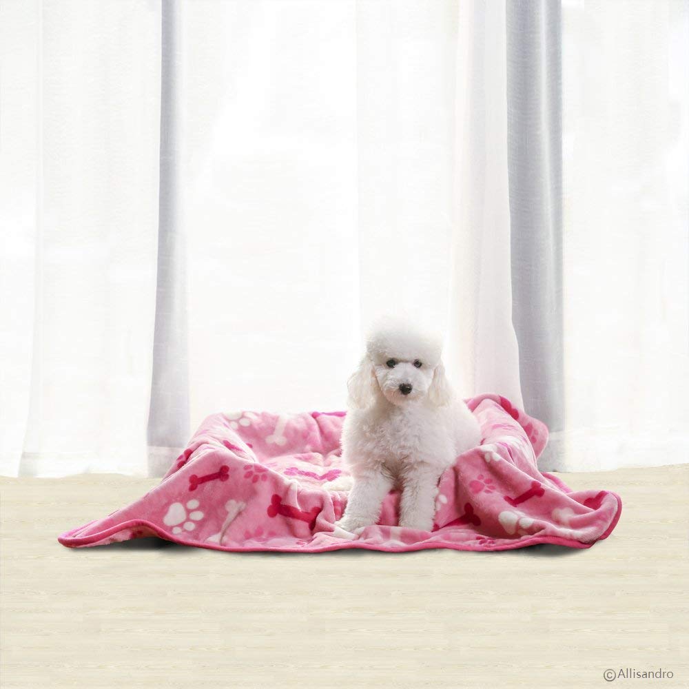 Allisandro furniture-protection blanket keeps furniture safe from scratches.