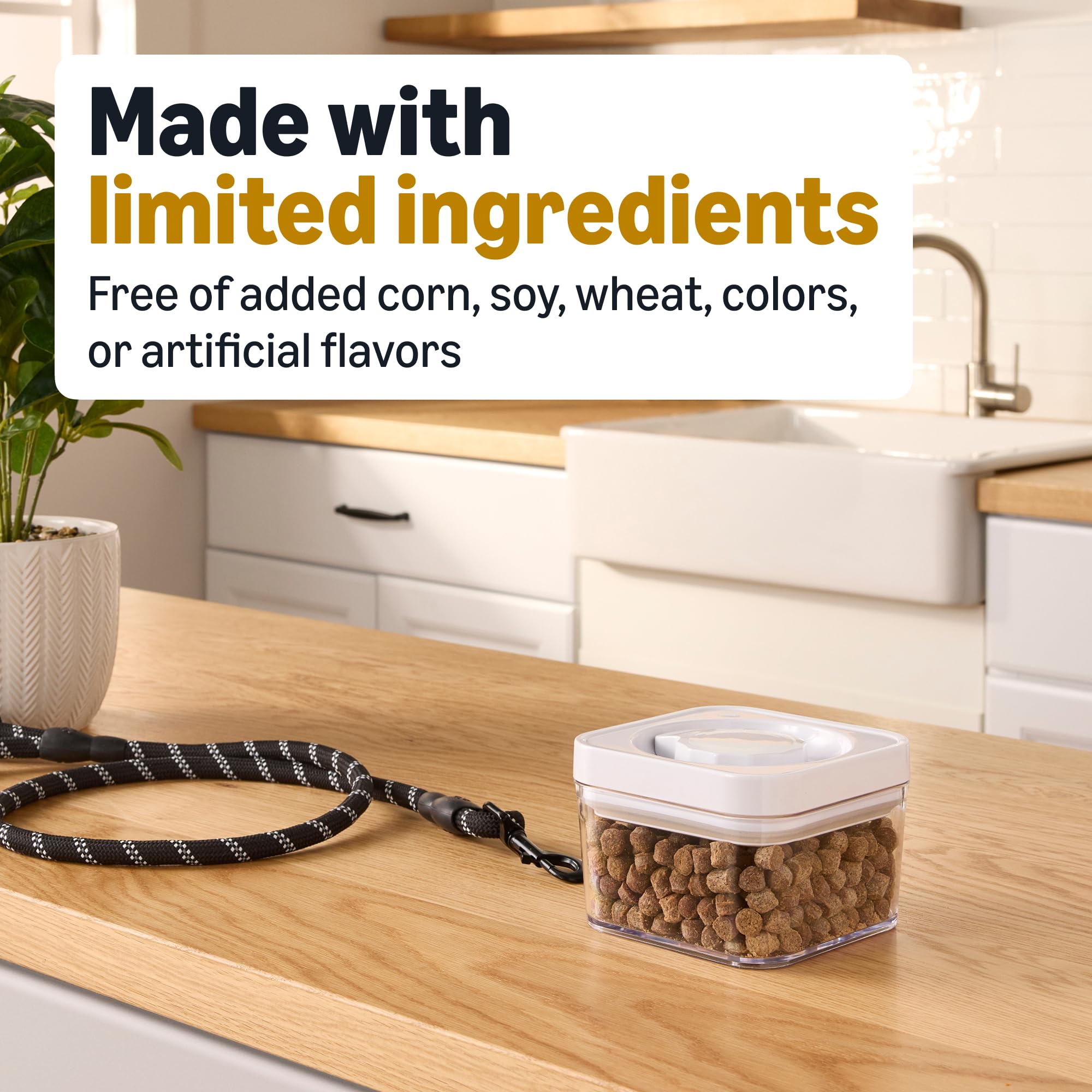 Amazon Basics resealable bag emphasizes freshness and easy storage.