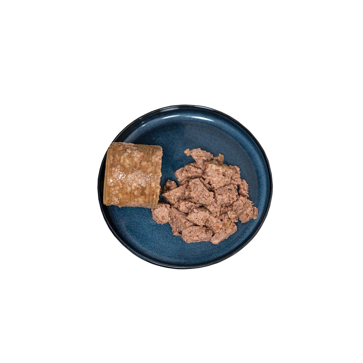 Amazon Basics serving dish with wet dog food.