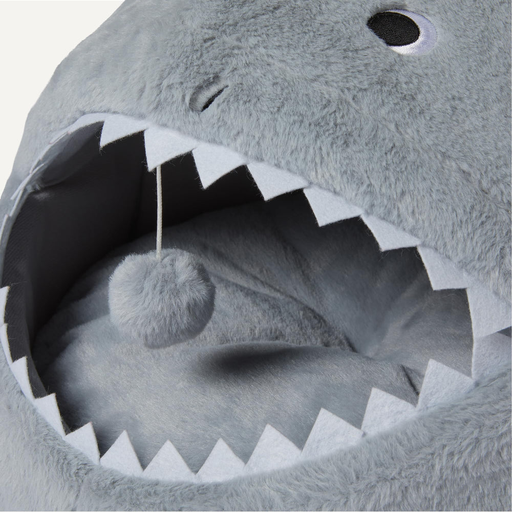 Amazon Basics shark cat house removable pillow for easy cleaning and all-season comfort