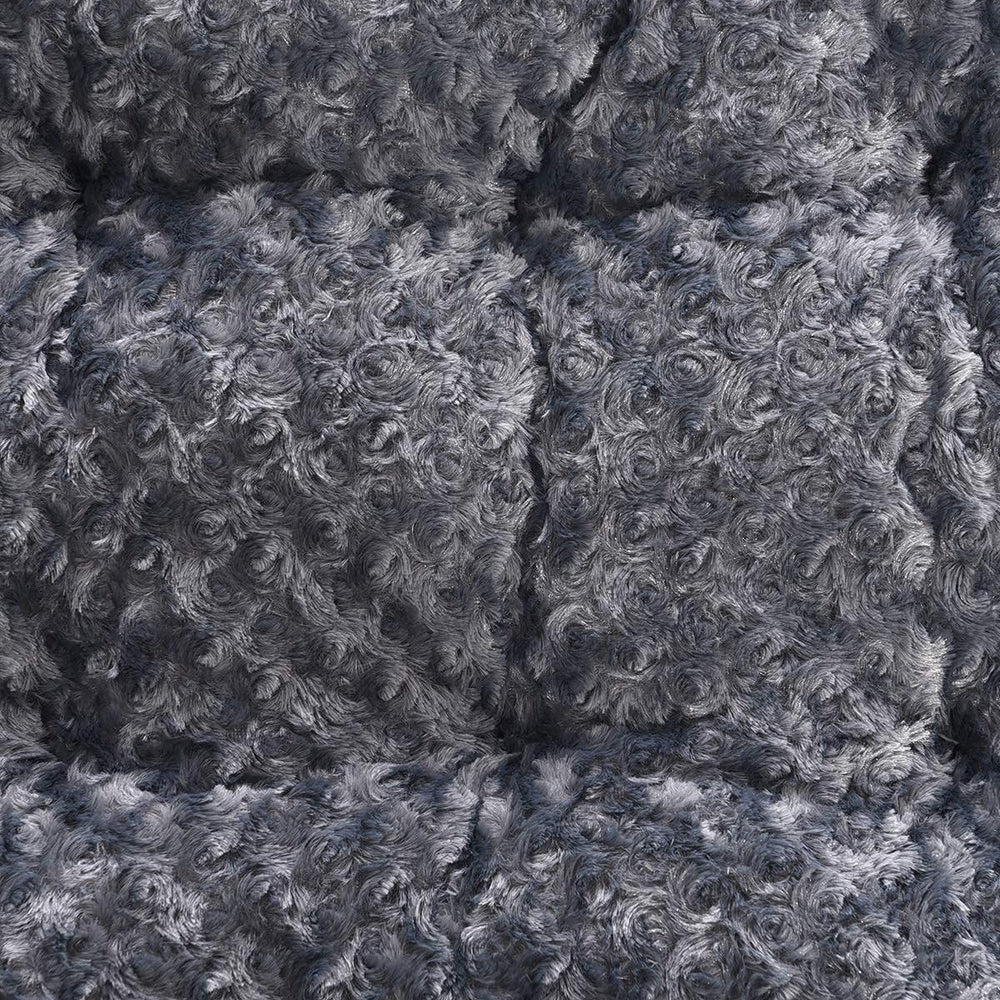 Amazon Basics crate pad features tufted stitching for cushioned support